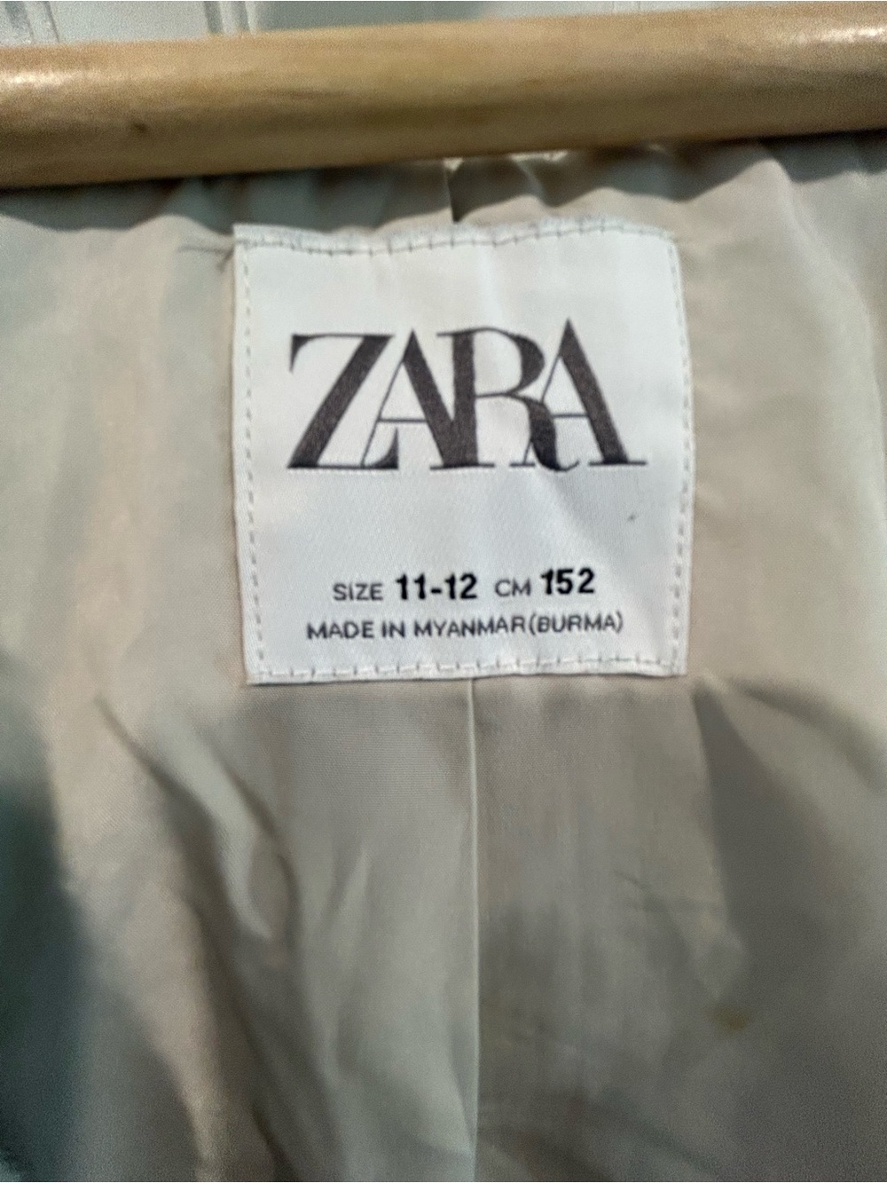 Zara Plush Faux-Fur Cropped Jacket in Light Cream - Picture 4 of 7
